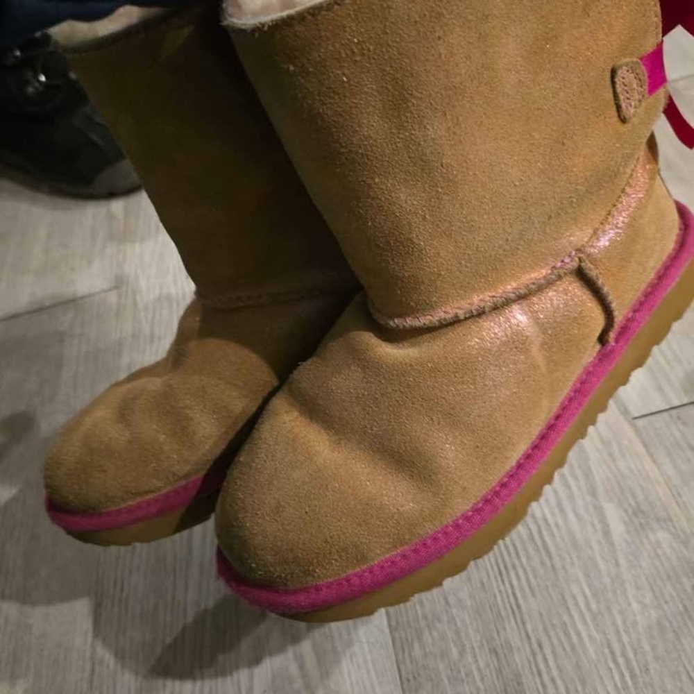 UGG Kids Boots in Tan and Pink